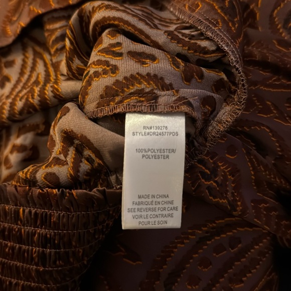 DR2 Daniel Rainn Burgundy Paisley V Neck Top Size Medium - Picture 4 of 5